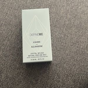 Define me crystal infused natural perfume mist